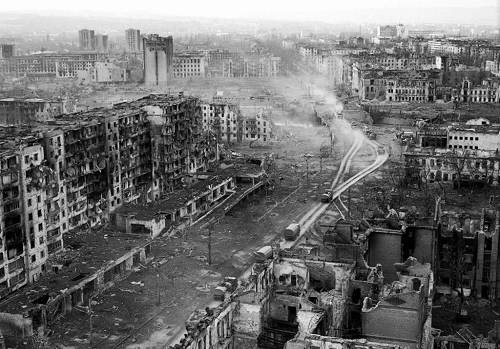 Разрушения в Чечне после бомбардировок 1995 года